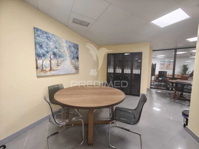 Prédio para Arrendamento em Faro (Sé e São Pedro) Foto 8