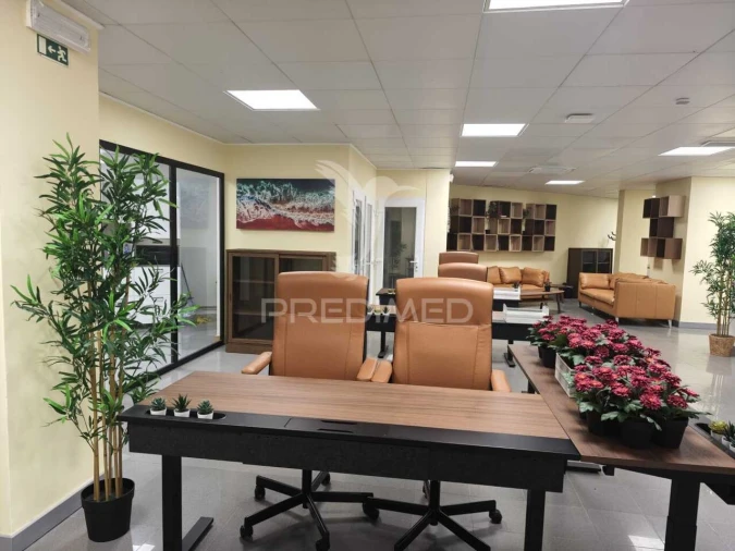 Prédio para Arrendamento em Faro (Sé e São Pedro) Foto 30