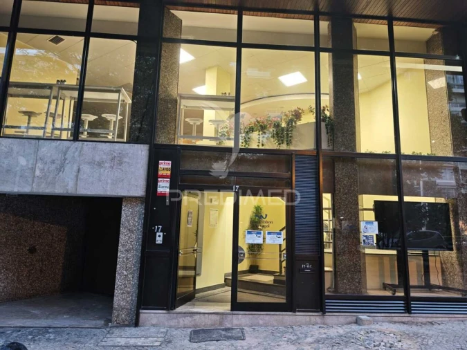 Prédio para Arrendamento em Faro (Sé e São Pedro) Foto 24