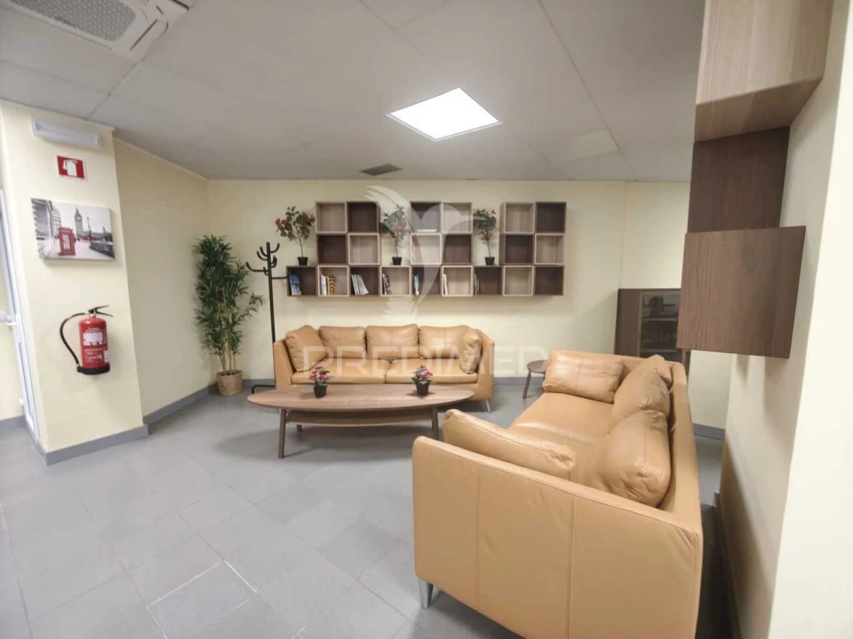 Prédio para Arrendamento em Faro (Sé e São Pedro) Foto 22