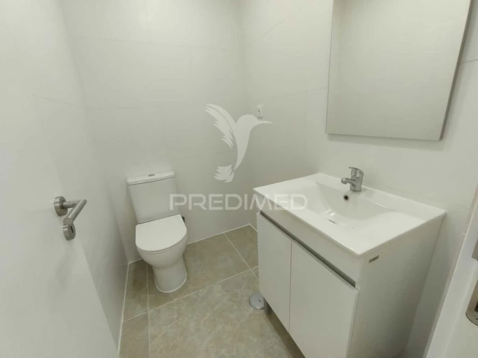 Apartamento T3 para Venda em Pontinha e Famões Foto 15