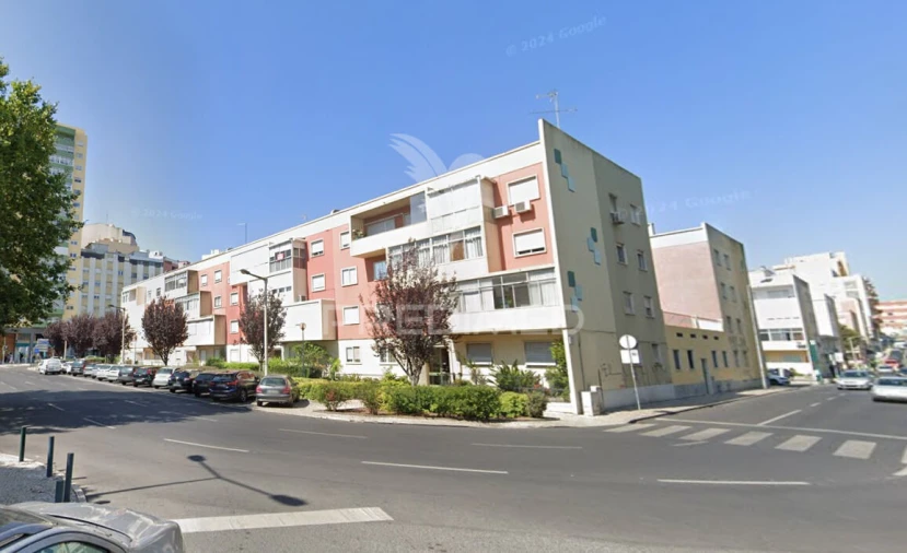 Apartamento T3 para Venda em Pontinha e Famões Foto 2