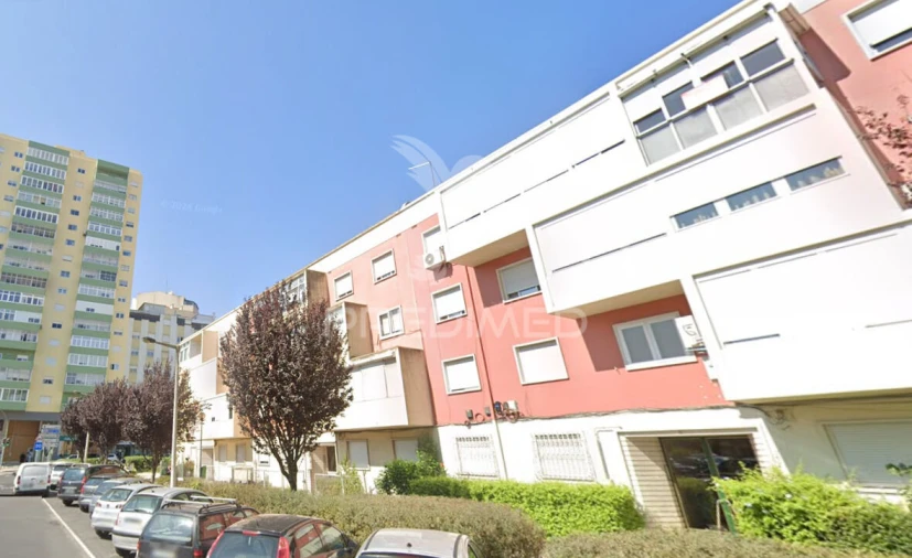 Apartamento T3 para Venda em Pontinha e Famões Foto 4