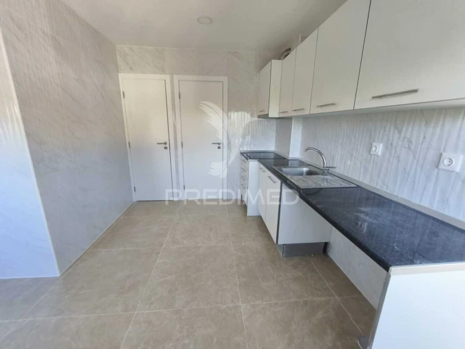 Apartamento T3 para Venda em Pontinha e Famões Foto 14