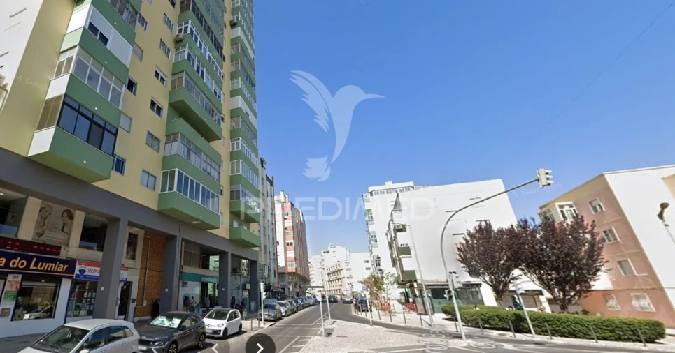 Apartamento T3 para Venda em Pontinha e Famões Foto 3