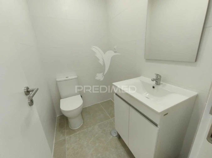 Apartamento T3 para Venda em Pontinha e Famões Foto 15