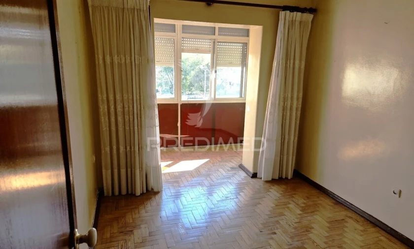 Apartamento T3 para Venda em Pontinha e Famões Foto 12