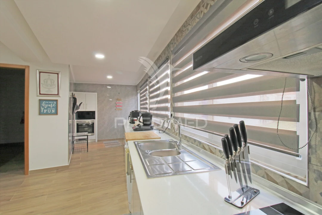 Moradia T4 para Venda em Angra (Santa Luzia) Foto 20