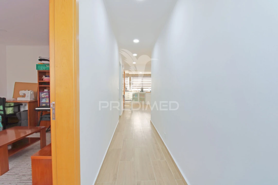 Moradia T4 para Venda em Angra (Santa Luzia) Foto 14