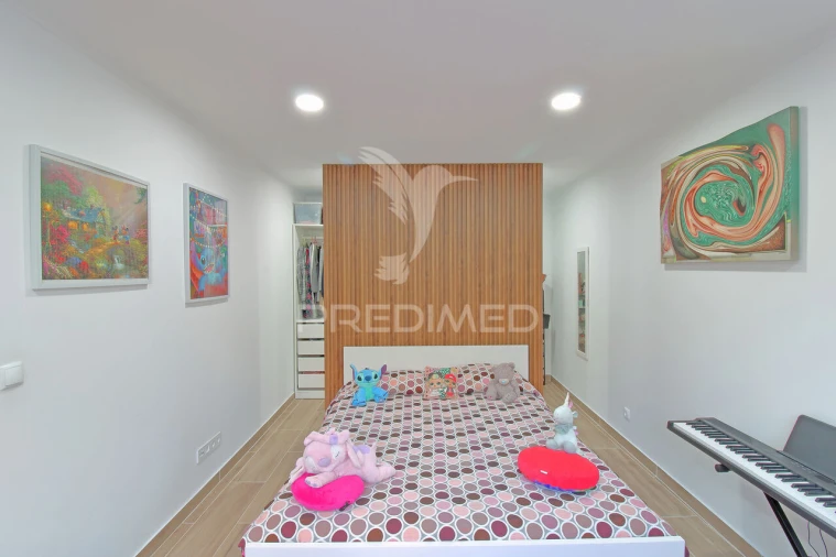 Moradia T4 para Venda em Angra (Santa Luzia) Foto 5