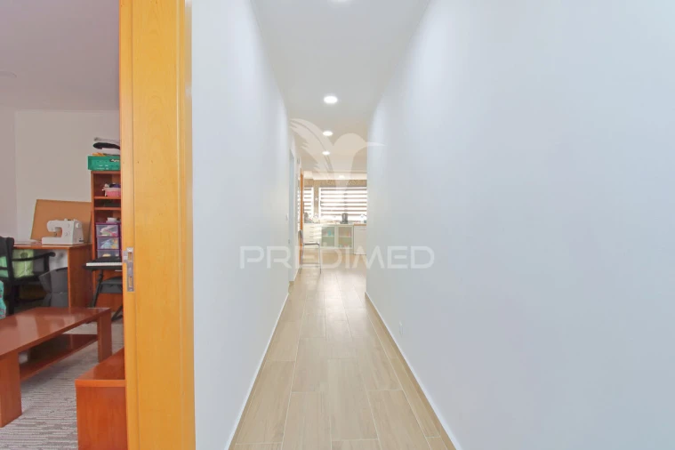 Moradia T4 para Venda em Angra (Santa Luzia) Foto 14