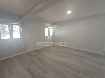 Apartamento T3 para Venda em Laranjeiro e Feijó
