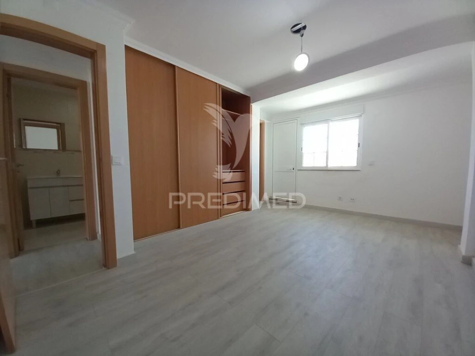 Moradia T5 para Venda em Carcavelos e Parede Foto 22