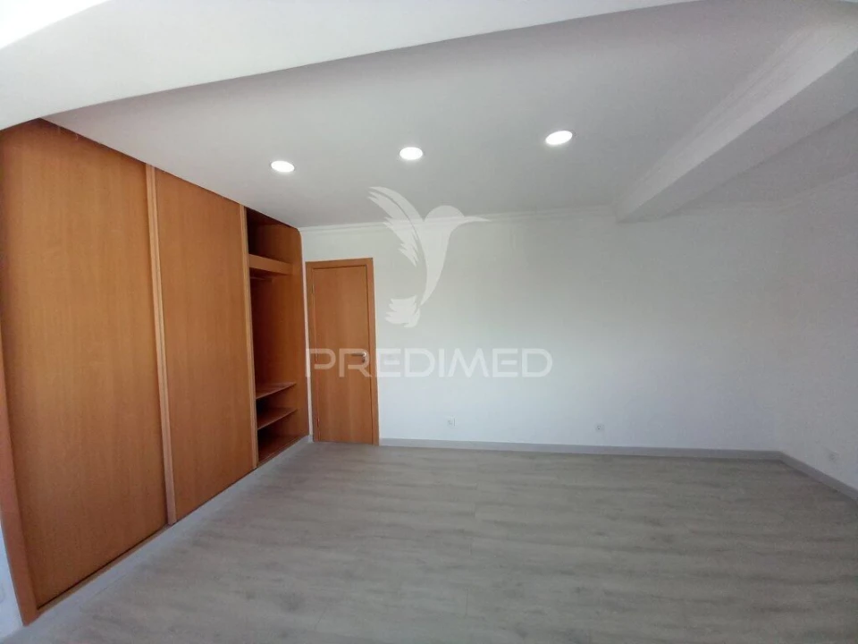 Moradia T5 para Venda em Carcavelos e Parede Foto 18