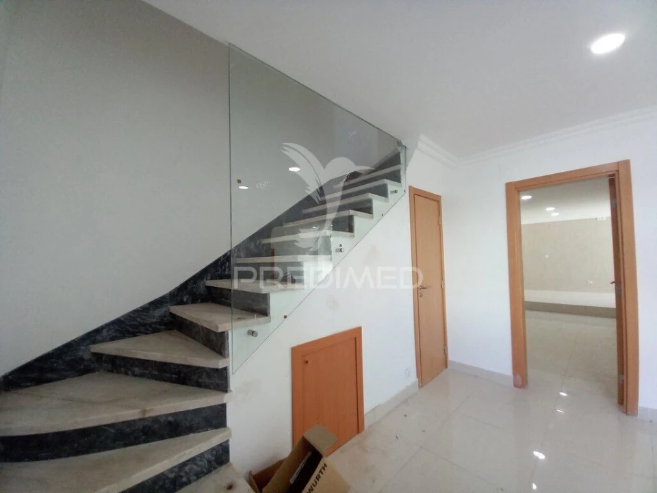 Moradia T5 para Venda em Carcavelos e Parede Foto 14