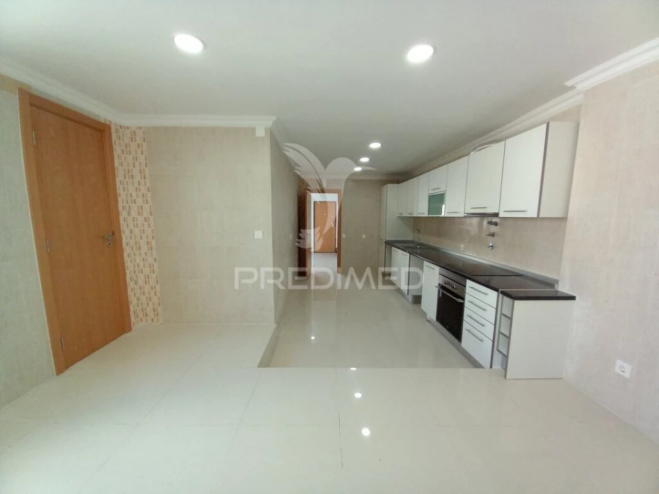 Moradia T5 para Venda em Carcavelos e Parede Foto 3