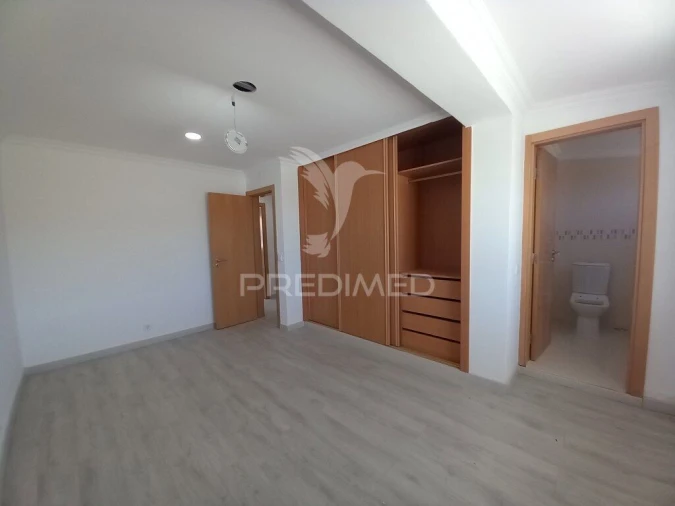 Moradia T5 para Venda em Carcavelos e Parede Foto 23