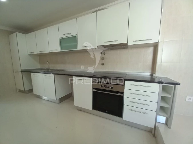 Moradia T5 para Venda em Carcavelos e Parede Foto 4