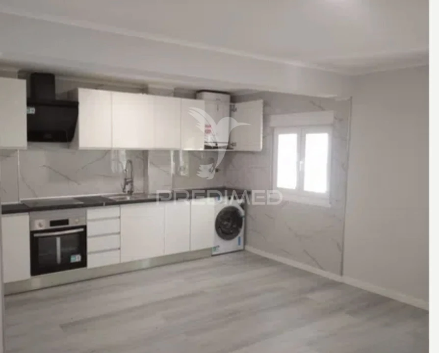 Apartamento T3 para Venda em Laranjeiro e Feijó Foto 2