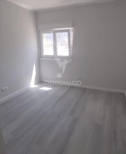 Apartamento T3 para Venda em Laranjeiro e Feijó