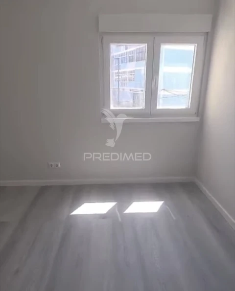 Apartamento T3 para Venda em Laranjeiro e Feijó