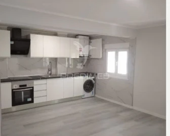 Apartamento T3 para Venda em Laranjeiro e Feijó