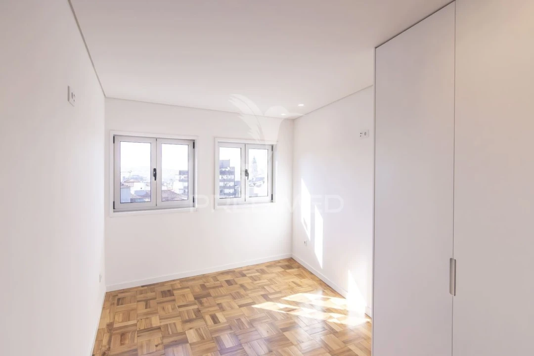 Apartamento T4 para Venda em Cedofeita, Santo Ildefonso, Sé, Miragaia, São Nicolau e Vitória Foto 13