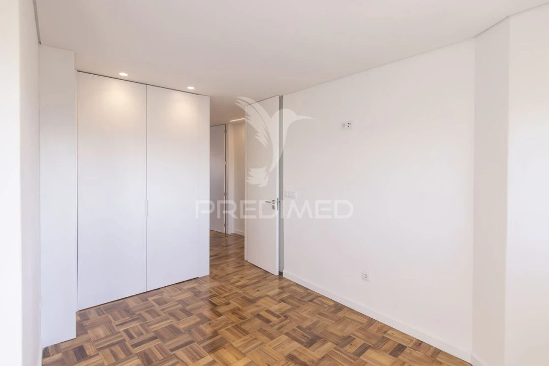 Apartamento T4 para Venda em Cedofeita, Santo Ildefonso, Sé, Miragaia, São Nicolau e Vitória Foto 12