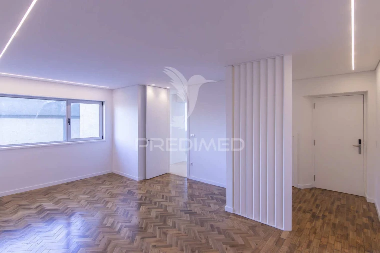 Apartamento T4 para Venda em Cedofeita, Santo Ildefonso, Sé, Miragaia, São Nicolau e Vitória Foto 4
