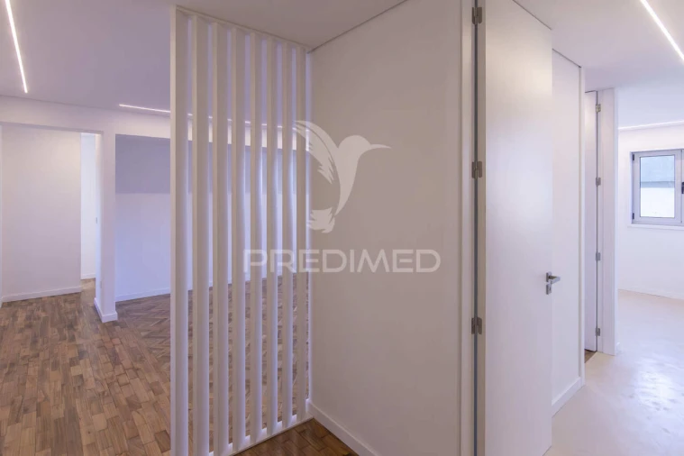Apartamento T4 para Venda em Cedofeita, Santo Ildefonso, Sé, Miragaia, São Nicolau e Vitória Foto 7