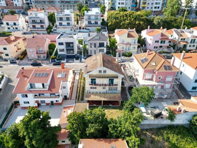 Moradia T4 para Venda em Ramada e Caneças Foto 2