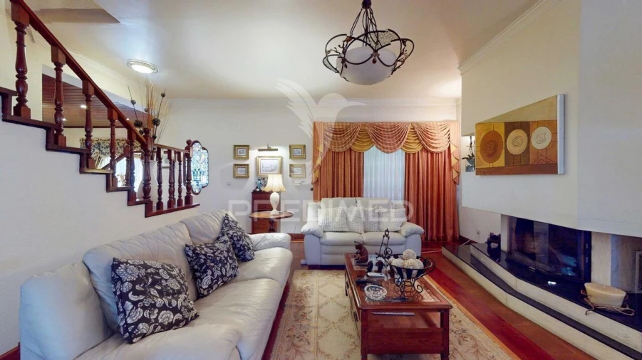 Moradia T4 para Venda em Ramada e Caneças Foto 14