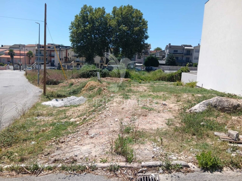 Terreno para Venda em Fânzeres e São Pedro da Cova Foto 4