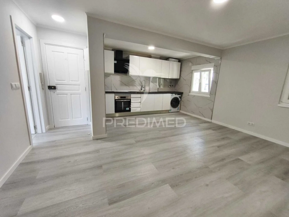 Apartamento T3 para Venda em Laranjeiro e Feijó Foto 3