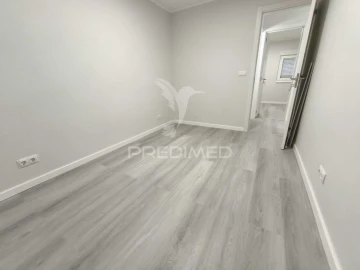 Apartamento T3 para Venda em Laranjeiro e Feijó