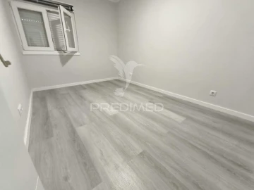 Apartamento T3 para Venda em Laranjeiro e Feijó