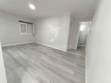 Apartamento T3 para Venda em Laranjeiro e Feijó