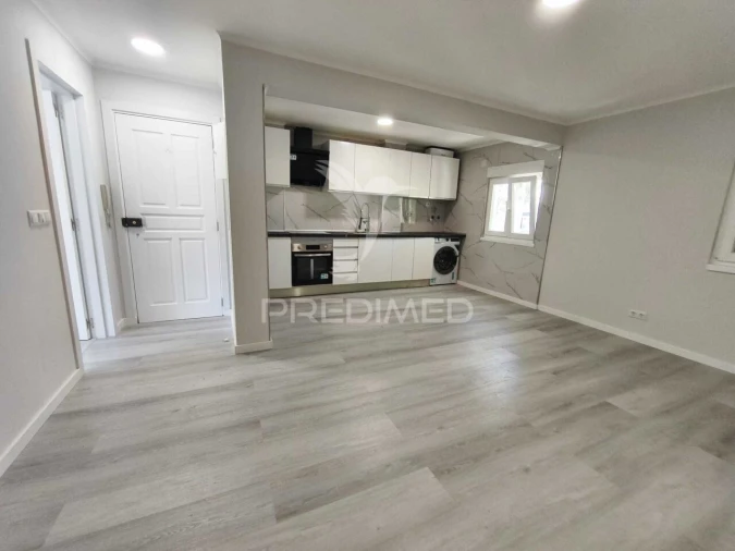 Apartamento T3 para Venda em Laranjeiro e Feijó Foto 3