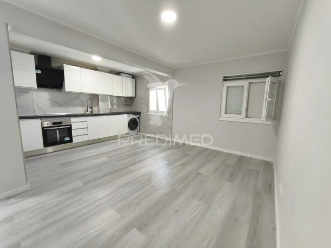 Apartamento T3 para Venda em Laranjeiro e Feijó Foto 2