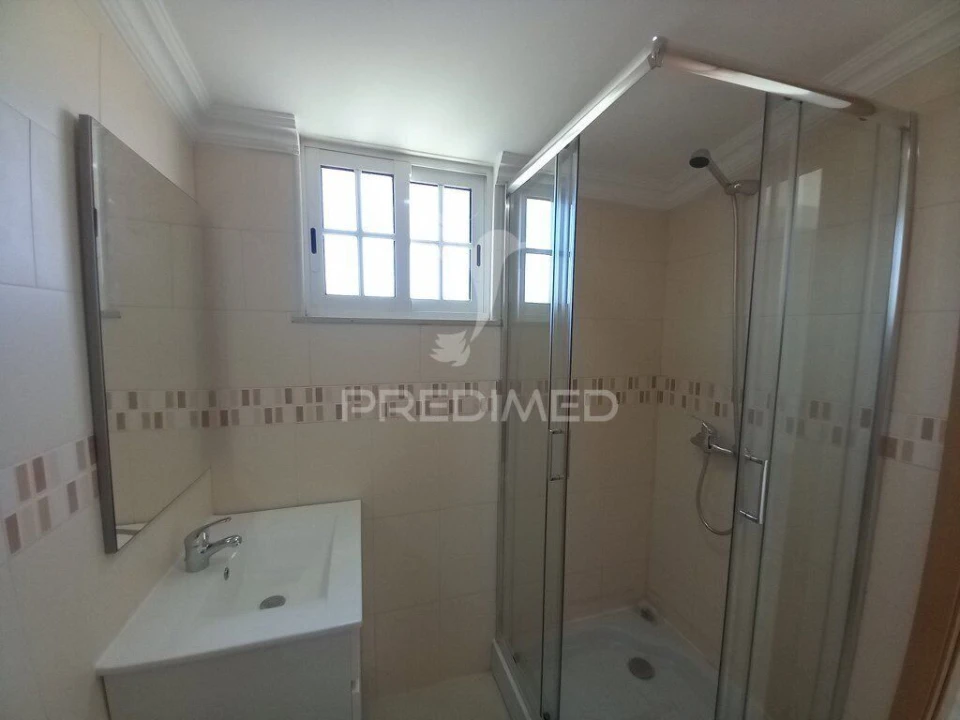 Moradia T3 para Venda em Carcavelos e Parede Foto 31