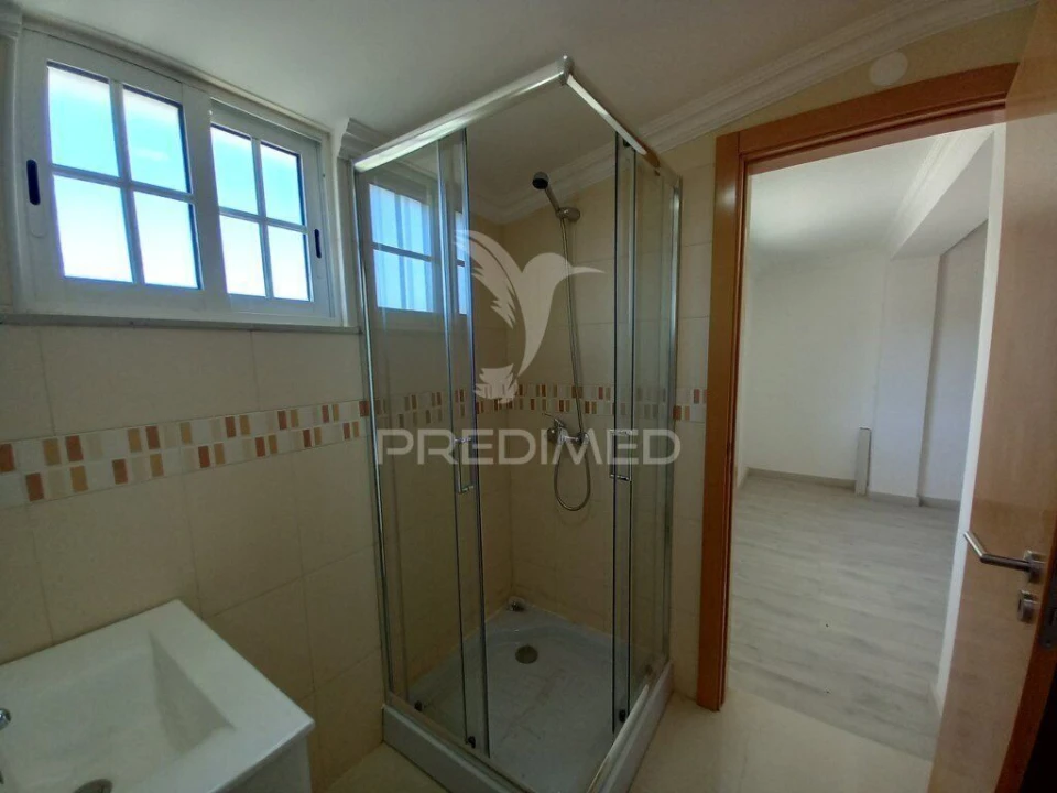 Moradia T3 para Venda em Carcavelos e Parede Foto 32