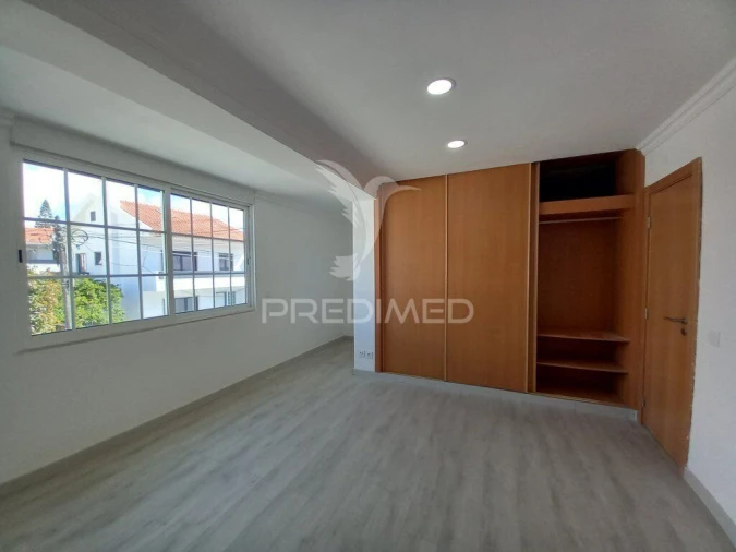 Moradia T3 para Venda em Carcavelos e Parede Foto 26