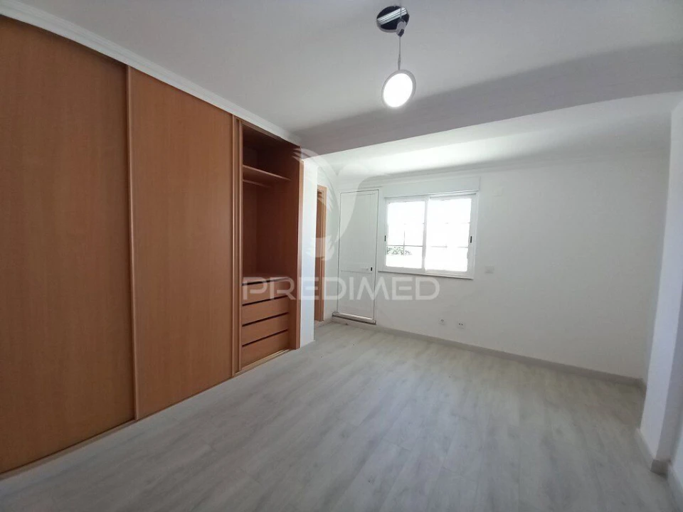 Moradia T3 para Venda em Carcavelos e Parede Foto 27