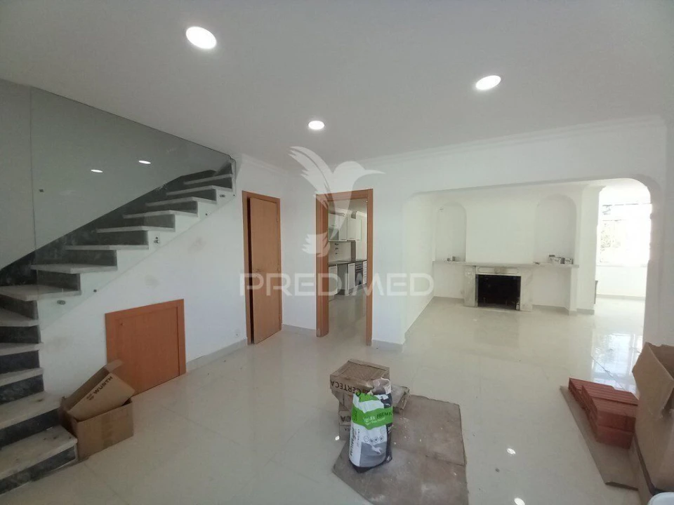 Moradia T3 para Venda em Carcavelos e Parede Foto 11