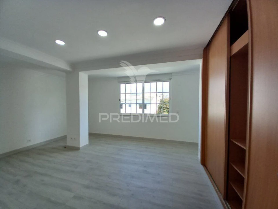 Moradia T3 para Venda em Carcavelos e Parede Foto 25