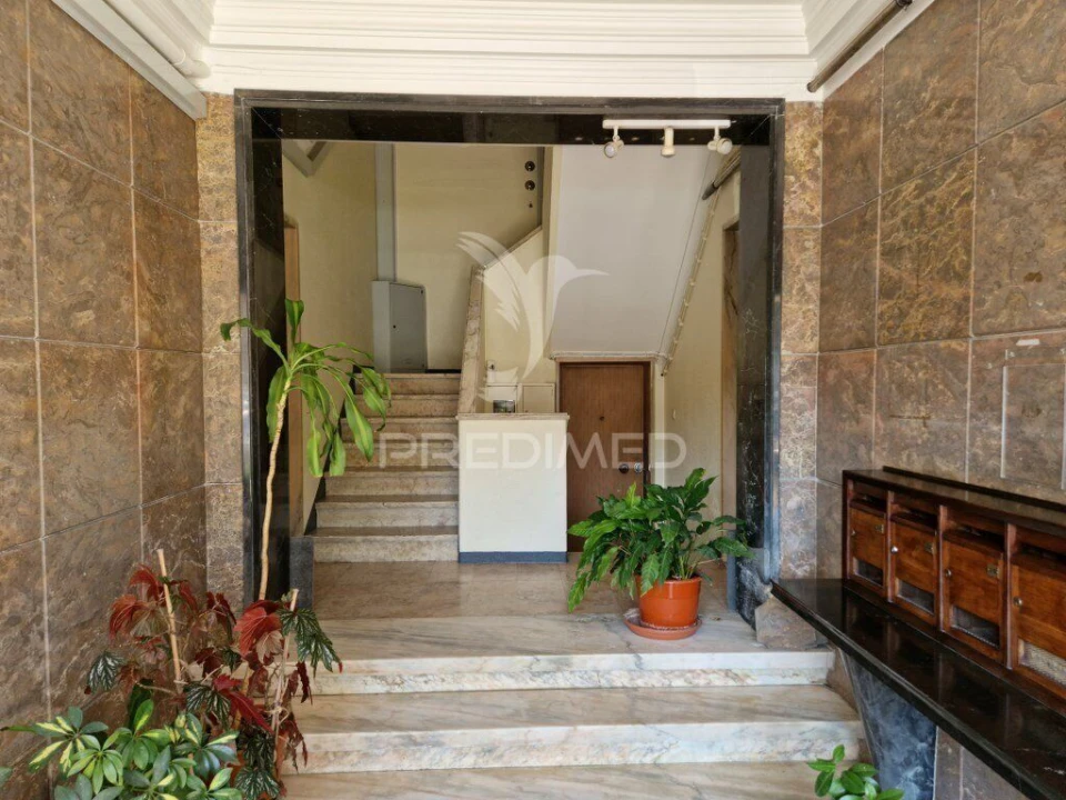 Apartamento T2 para Venda em Pontinha e Famões Foto 23