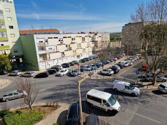 Apartamento T2 para Venda em Pontinha e Famões Foto 22