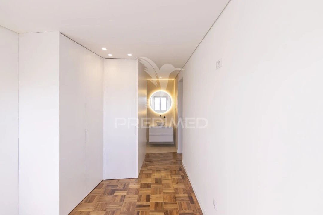 Apartamento T4 para Venda em Cedofeita, Santo Ildefonso, Sé, Miragaia, São Nicolau e Vitória Foto 16