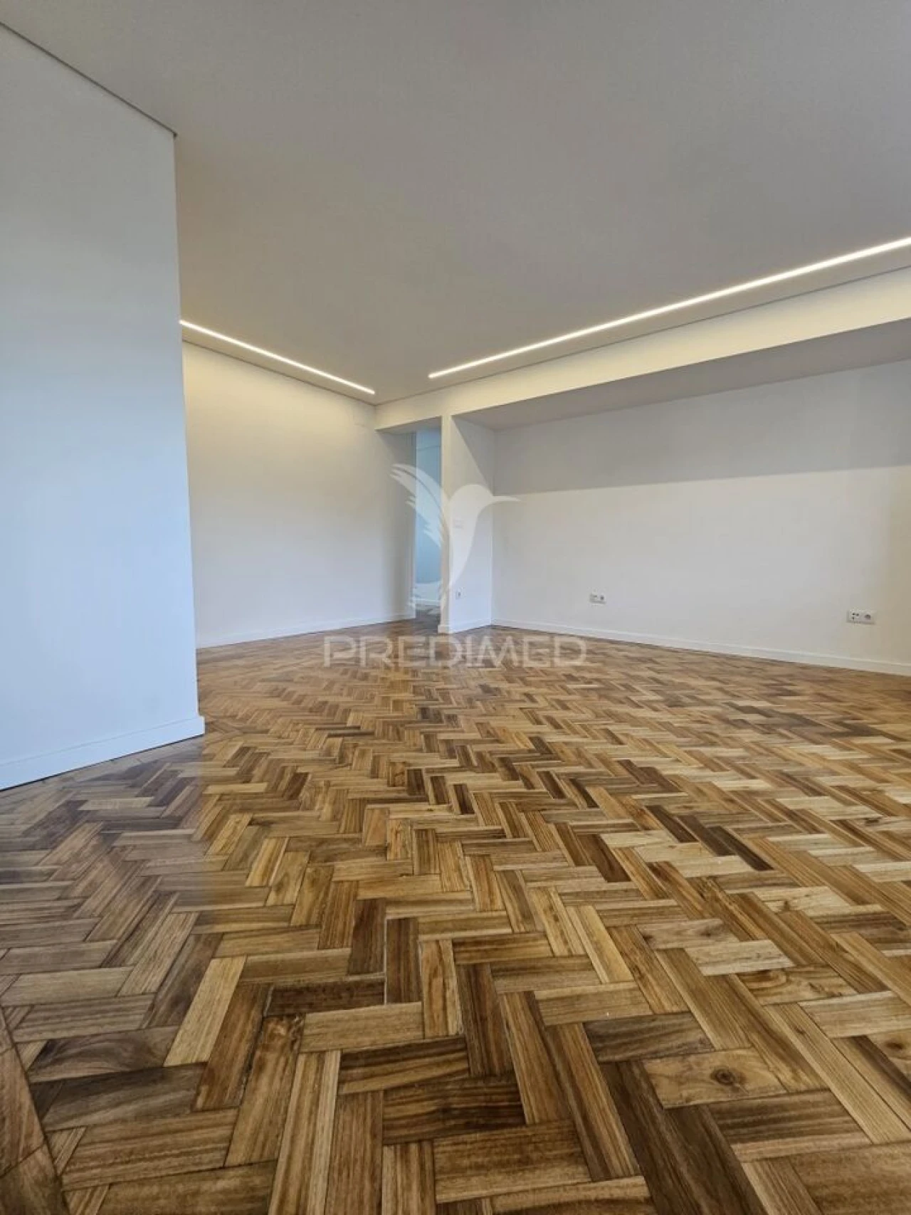 Apartamento T4 para Venda em Cedofeita, Santo Ildefonso, Sé, Miragaia, São Nicolau e Vitória Foto 4