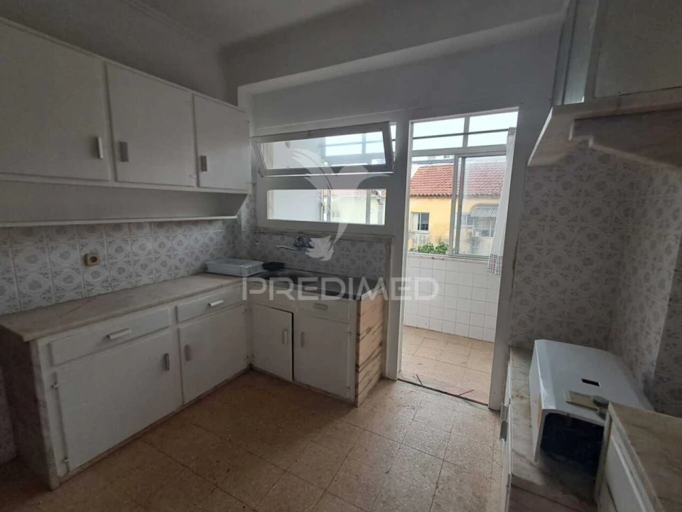 Apartamento T2 para Venda em Agualva e Mira-Sintra Foto 3